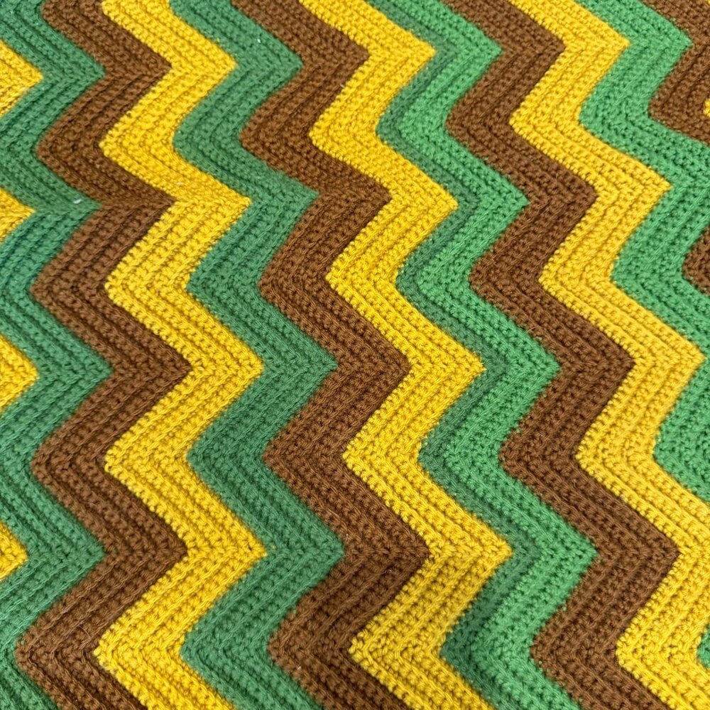 VTG Knit Blanket Lap Partial 17"x36" Chevron Green Brown Yellow 70s Harvest Gold - Picture 2 of 4